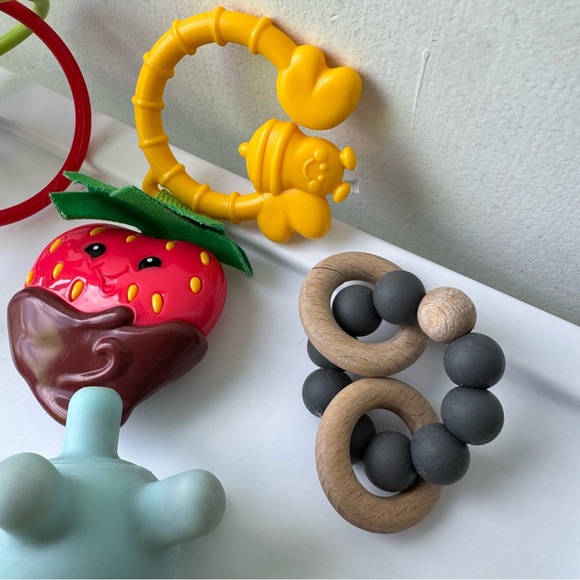 baby infant teether lot silicone wood hand raspberry pineapple sensory toys - Picture 10 of 12